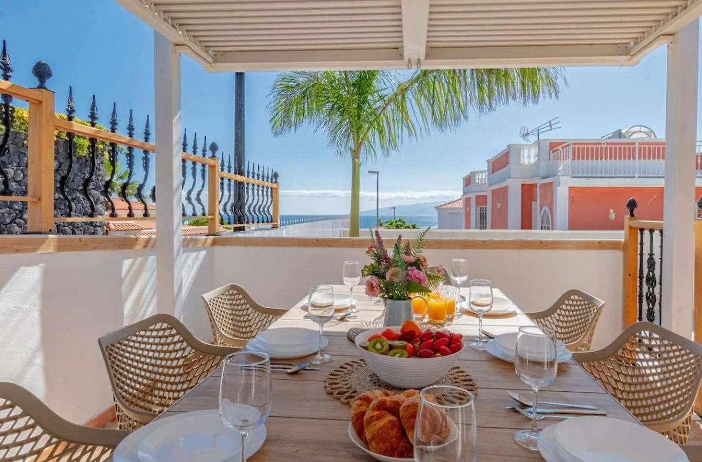 Villa Luna With Heated Pool Puerto de Santiago  Spagna